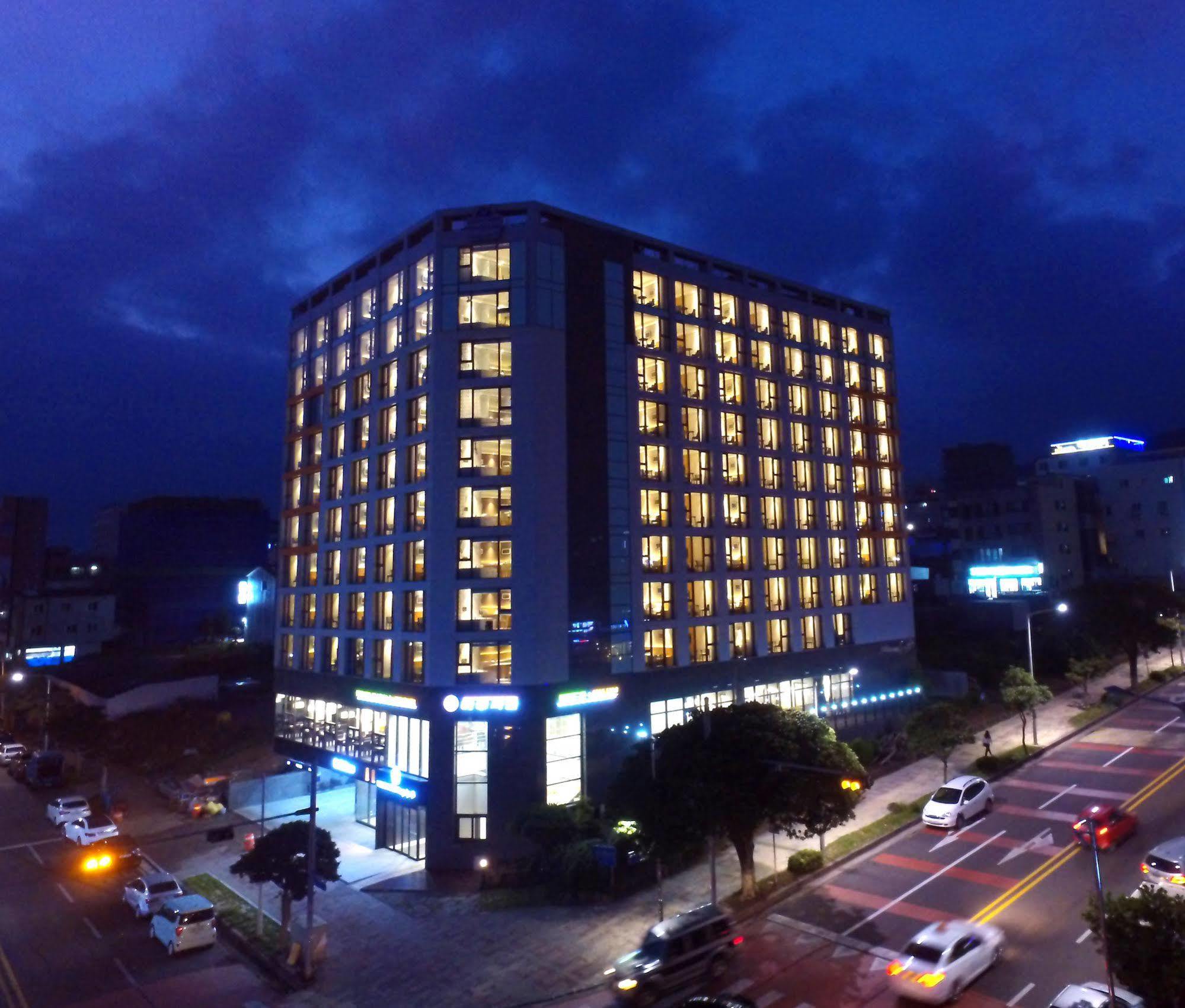 Seogwipo Js Hotel Экстерьер фото
